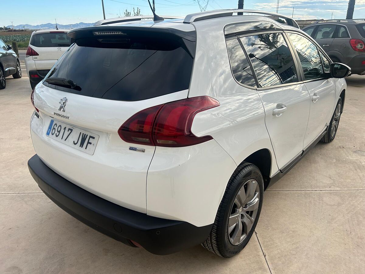 PEUGEOT 2008 STYLE 1.2 PURETECH SPANISH LHD IN SPAIN 67000 MILES SUPERB 2017